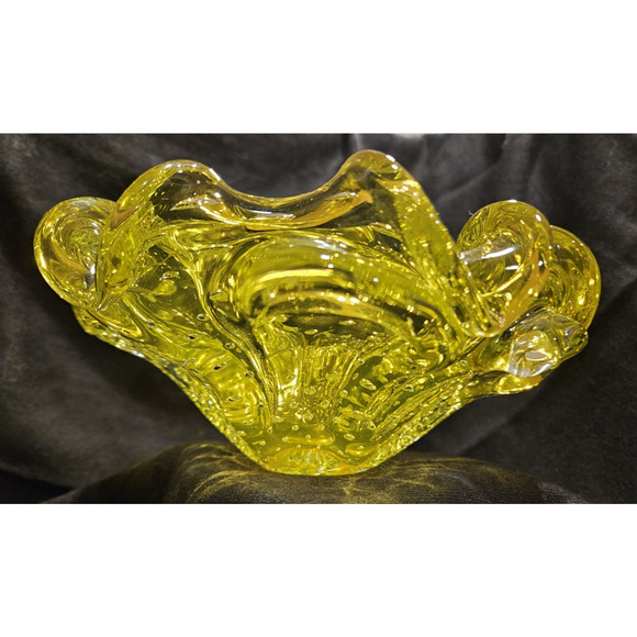 Murano Double-Ruffle Controlled Bubble Yellow Candy Dish (8") - Picture 8 of 10